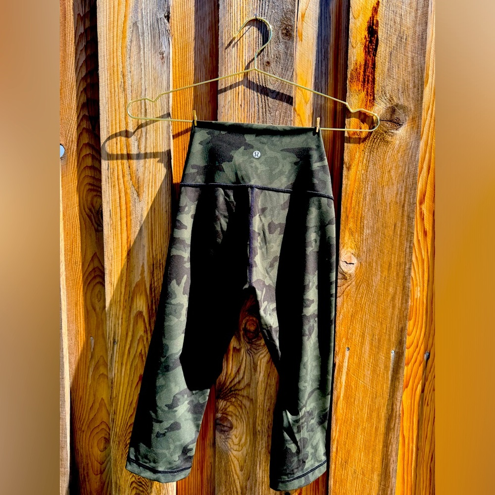 Lululemon crop leggings, green camo, size 6
